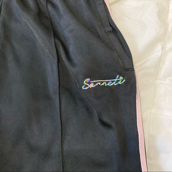 Worn twice.Loose fit casual pants, black,13-15 girls, fits like m in womens. - Picture 2 of 7